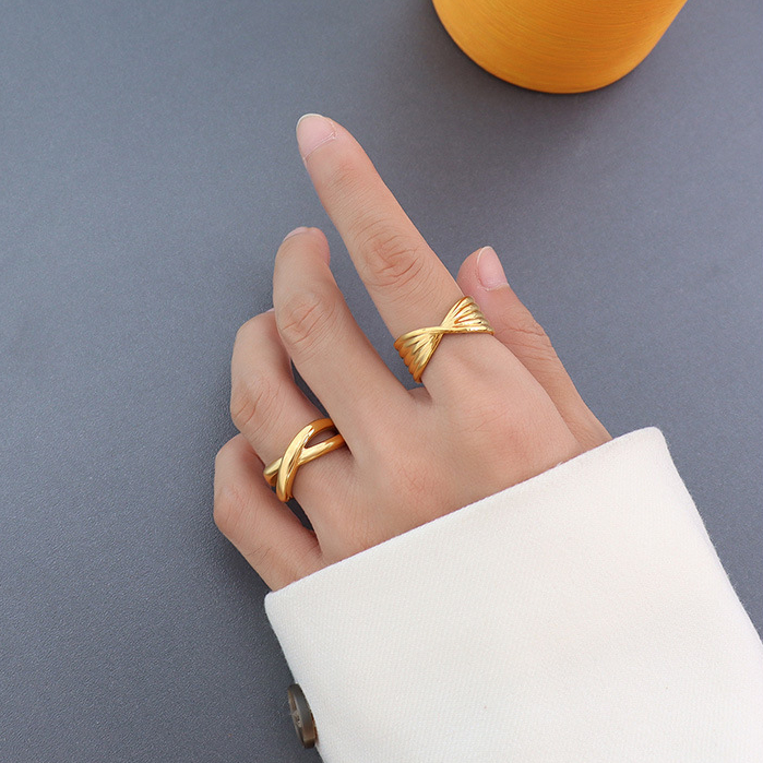 商品1-Chunky Wavier Texture Knot Ring