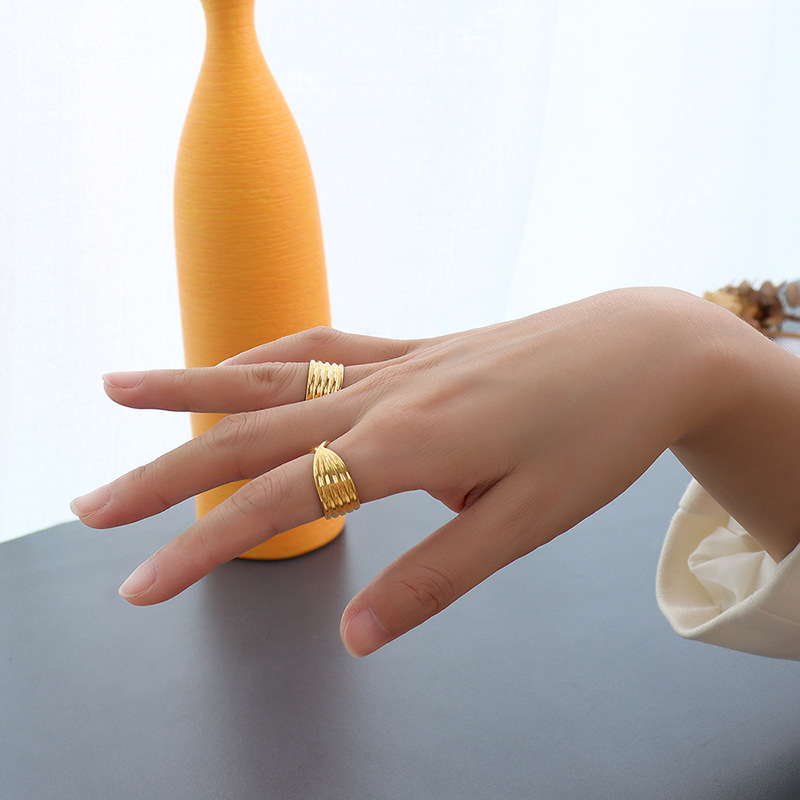 商品1-Chunky Wavier Texture Knot Ring