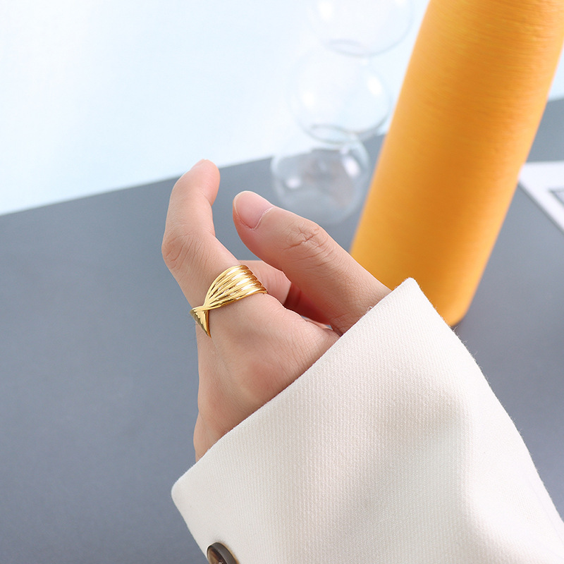 商品1-Chunky Wavier Texture Knot Ring