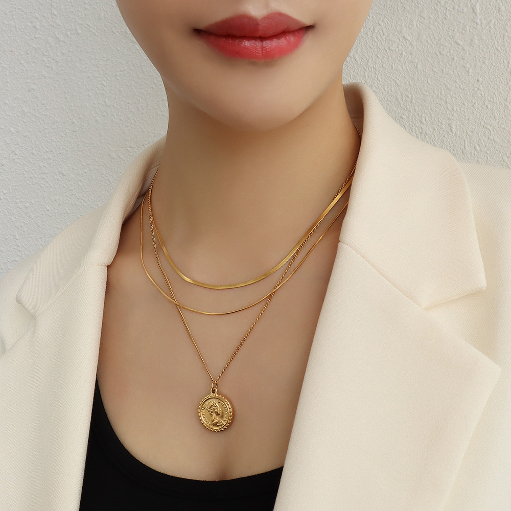 Marka French Double Layer Blade & Queen Plate Necklace Set