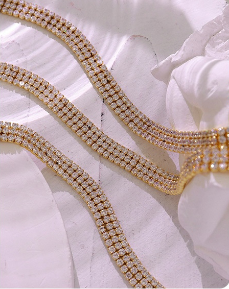 【售价小于限时，小于原价】Triple Layers Diamonds Inlaid Luxury Bracelet