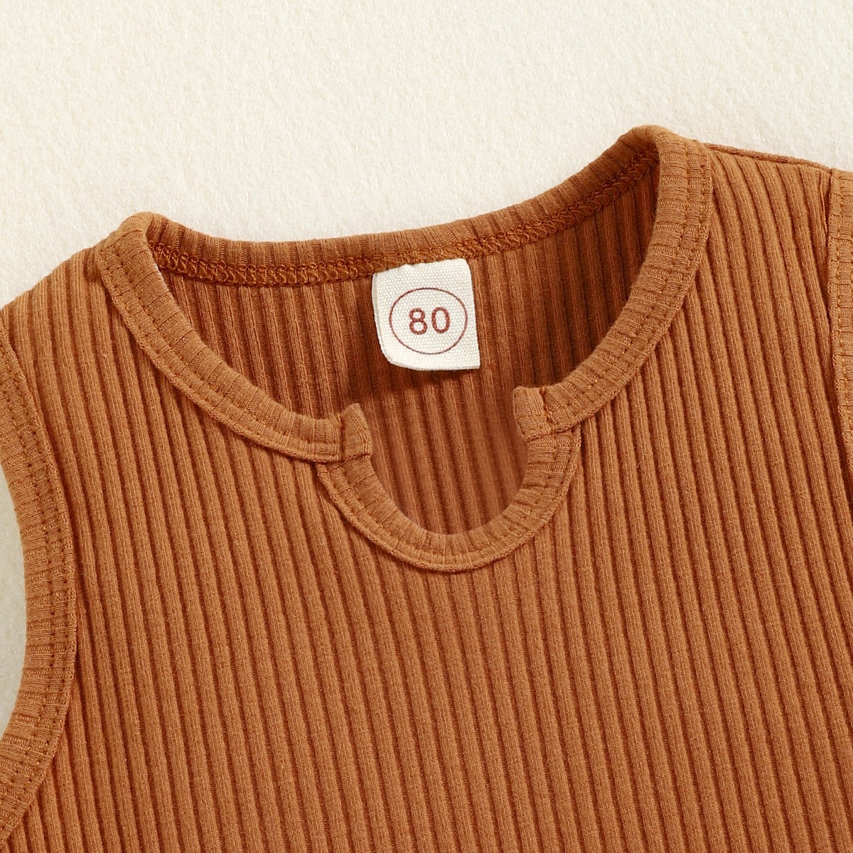 其中一个商品属性被隐藏；